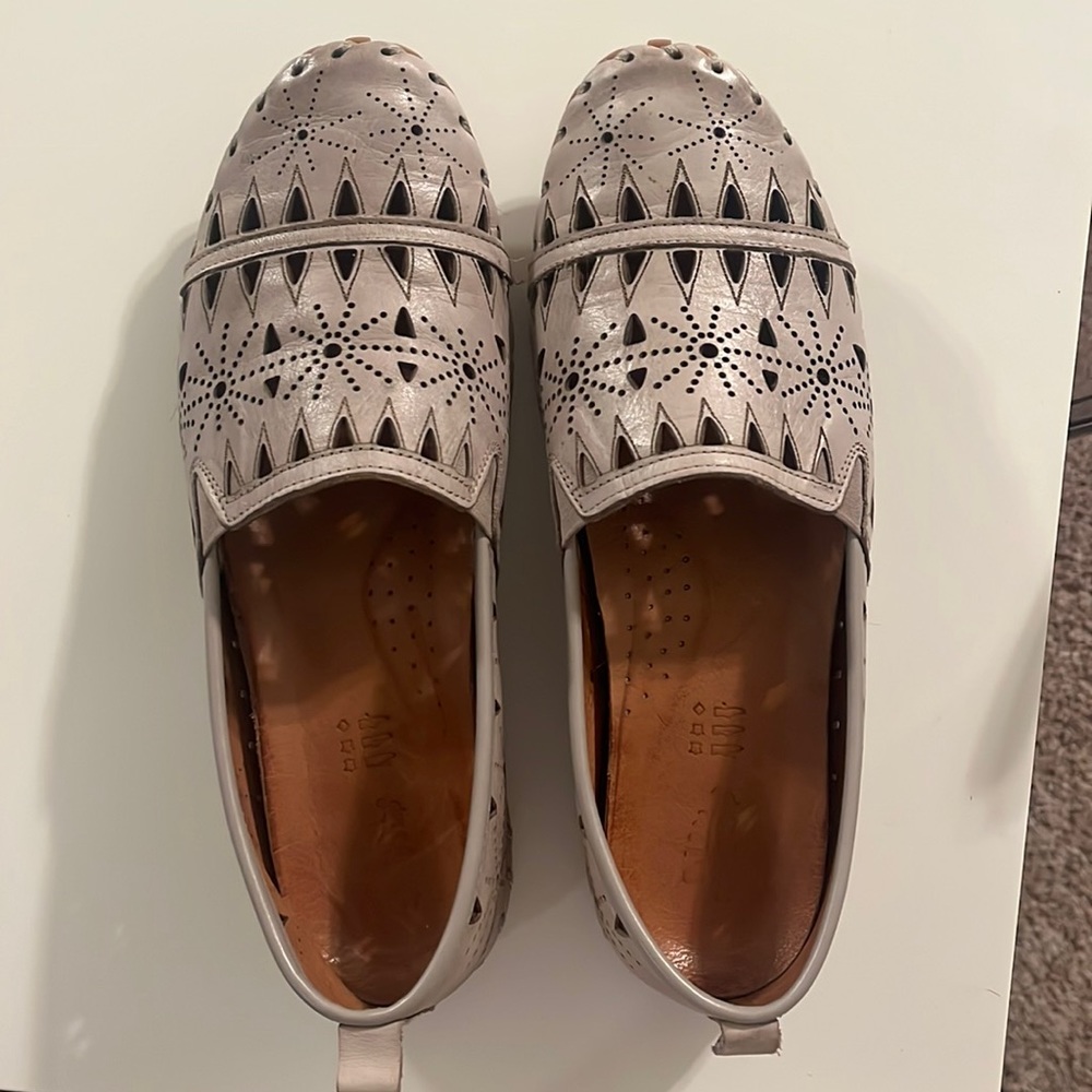 Spring Step Fusaro leather loafers, taupe, worn twice. Excellent condition!!